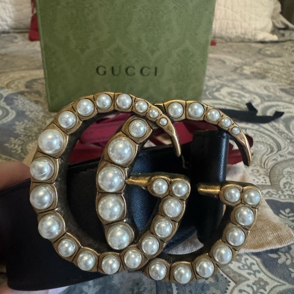 AUTHENTIC GUCCI GG MARMONT WIDE BELT WITH PEARLS
Size 90 - Picture 3 of 7